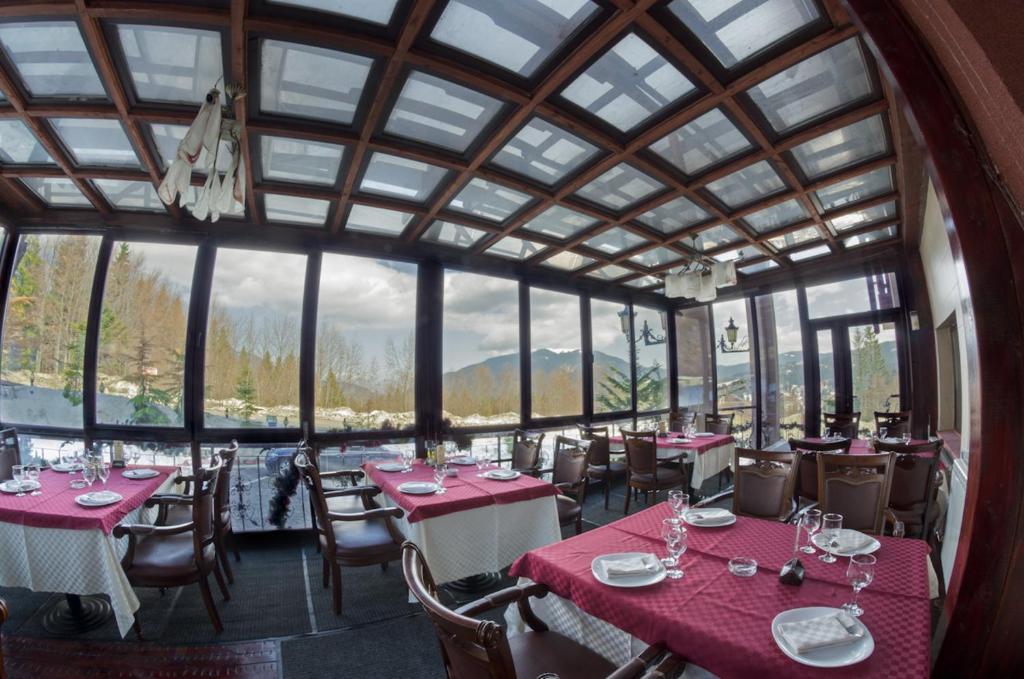 Predeal Comfort Suites Εστιατόριο φωτογραφία
